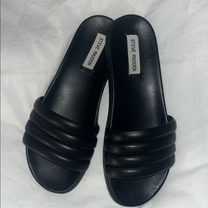 Steve Madden black sandals
